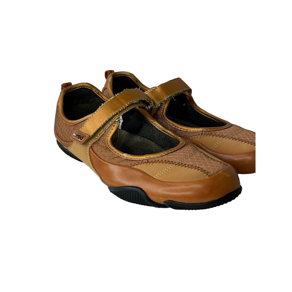Ecko Red Marc‎ Rhino Leather Flats Shoes 9 EUC Janelle Cult Brown Rust